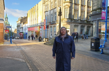 Roz Dunfermline Mercat Cross